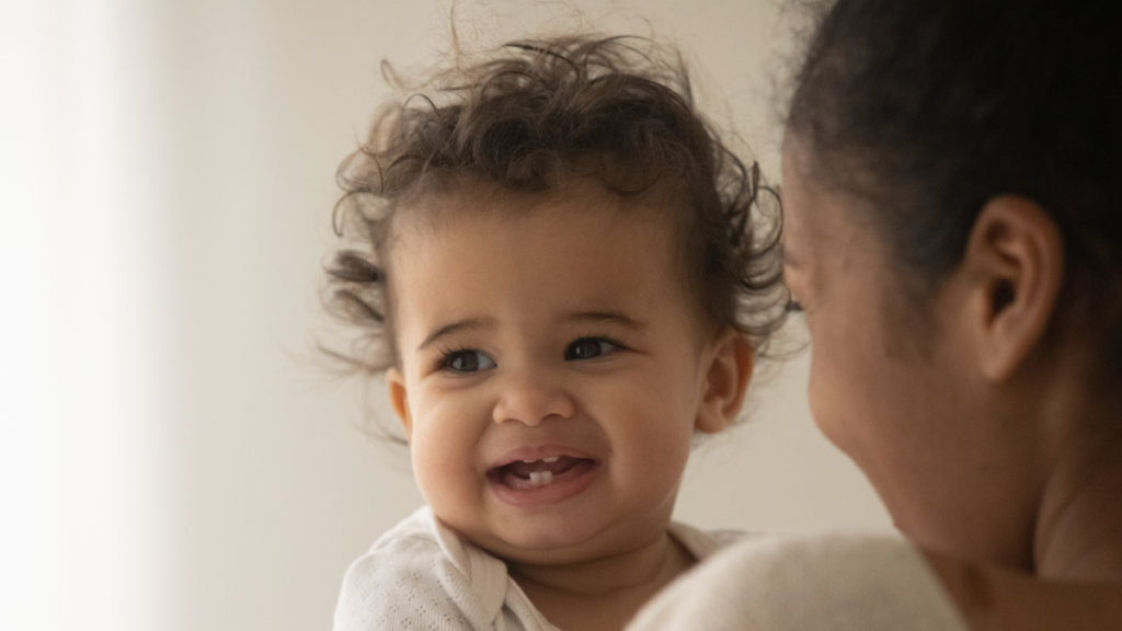 primeiros dentes bebé